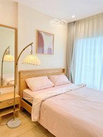 cần bán gấp căn hộ 1pn + siêu đẹp nội thất sang xịn sẵn sổ giao dịch ngay, lh 