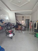 hxh trung tâm lê văn việt lã xuân oai, gần chợ tăng nhơn phú a
dt 82m (ngang 4.3m)