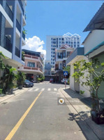 - bán lô góc tặng nhà cấp 4 tđc vcn phước long vị trí đẹp xây dựng tự do sát đường 28.