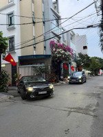 cho thuê nhà nguyên căn 4 tầng, ôto trong nhà, đường 9m giá 25tr/th mở văn phòng,cty 