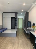 gấp!!! cho thuê căn 1 ngủ đủ hết đồ sịn có trần thạch cao sàn gỗ, ở luôn nhé.