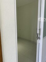 chung cư: 1 phòng ngủ lớn, 1 phòng ngủ nhỏ, 1 wc, 1 bếp, 1 phòng khách, 1 ban công