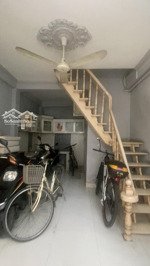 bán nhà chính chủ gửi 2 phòng ngủ, 5 bước ra mặt tiền xe tải 8m sổ hồng riêng chỉ 3 tỷ nhỉnh tl