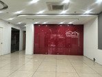 cho thuê văn phòng tầng 1 đang trống sẵn.