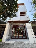 căn nhà 3 tầng mới - đường 7.5m phùng tá chu , ngay sát biển du lịch sơn trà - 77m2 ngang 5m
