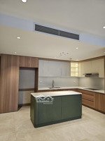 chính chủ, cho thuê căn hộ góc, cao cấp, mới đưa vào sử dụng. dt 106.2m2, 3pn, 2wc. giá 40tr/tháng.