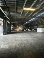 kho lưu hàng 2000m2 đầy đủ tiêu chuẩn cont 24/24, pccc nghiệm thu, dock cont