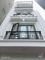 chính chủ cần cho thuê gấp nhà mới phố hào nam , dt 50m2 x 5 tầng, trang bị đủ đồ. gía 20 tr/th