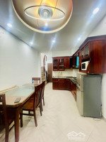 nhà đẹp gần phố oto tránh, thoáng sáng full nt, dân xây kcbt, giá tốt. dt 27m2 6t mt 3m giá 7,2 tỷ