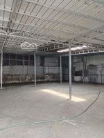 cho thuê nhà xưởng đông thạnh hóc môn, dt xưởng 300m2, giá 10 triệu/tháng