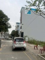 82.5m tại khu đấu giá dg06 thị trấn quốc oai ( nay thuộc xã quốc oai)