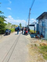 đền đẹp 150m2 ngay lăng hoàng gia, long hưng, gò công. giá 350 triệu sang tên không phát sinh