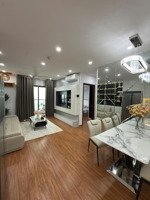 cần bán nhanh the sun 3pn 2wc tầng cao view thoáng. giá 8 tỷ có hỗ trợ vay ngân hàng lh:0704151888