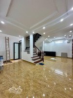 chính chủ gửi bán nhà trần khát trân, ra mặt phố cực gần, 3 bước ra oto, lô góc 3 thoáng