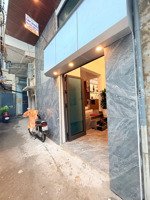 còn xót lại trung tâm hai bà trưng- ngõ thoáng, sổ vuông - nhà mới 5 phòng siêu rộn
