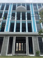 bán nhà phố ở hội an, 500m ra bãi tắm, 7p vào trung tâm phố cổ, bên cạnh trường học quốc tế. sổ sẵn