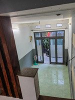 bán nhà 2 lầu diện 32m kiệt thông tứ hướng. ra nguyễn tất thành 100m . trung tâm thành phố