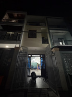 - nhà 3 tầng , 55m ( 4x13.7) , đường 46 , phú hữu , tp thủ đức.(5ty390)