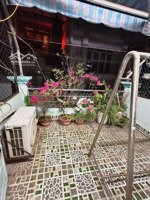 nhà đẹp 3 tầng gần trường học - 4pn - dọn vào ở ngay