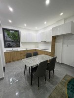 chính chủ cho thuê nhà mt thạnh xuân 25 2 tầng 2pn 2wc ful nt vip giá 16.2tr tl c2 lh 