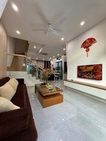 cho thuê căn kế góc 7x15 full nội thất mới 100% gồm 4pn - 4wc tại id junction