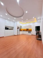 bán nhà phố nguyễn chính 40m-3 ngủ - giá chỉ 7.2 tỷ ,3 thoáng sát ô tô , full nội thất , tiện ích