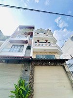 chủ xây tâm quyết nhưng chuyển công tác đành nhượng lại