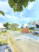 e chuyên bán đất nền đông thủ thiêm, duy nhất 2 lô có sổ diện tích 8x22m giá 105 tr/m lh 