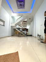 mặt tiền phú nhuận - ngay phan đình phùng - sát q1 - 43m2 - 4x11m - 4 tầng - 4pn