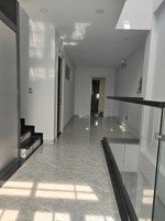 cho thuê nhà tm dv phú mỹ 
1 trệt 2 lầu, diện tích 6*18