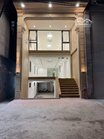 chính chủ cho thuê nhà mặt phố đê la thành, mặt tiền rộng gần 6m, vỉa hè 5m