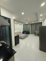 giá : 3.3 triệu / tháng cho thuê phòng ban công full nội thất
gần cầu phú long q12 địa c
