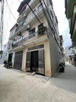 bán gấp nhà dân xây 40mx4 tầng- lô góc- thoáng sáng- giá chỉ hơn 6 tỷ