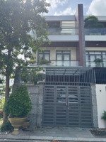 nhà nội thất gỗ sang trọng ấm áp 100m2 hướng đb khu đô thị mỹ gia giá 8ty5