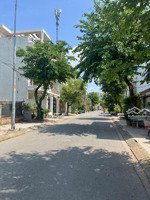 cho thuê nhà phố đường 12m, 1 lầu, 2 pn, hướng đông nam