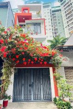 cần bán nhà 72m2 đúc 4 tấm btct.ngang 4m dài 18m.đường nhựa 12m,khu vực kinh doanh sầm uất