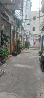 nhà đẹp 4 tầng hẻm xe hơi ngay trần hưng đạo tt quận 5. gần trần bình trọng, cầu nguyễn văn cừ.