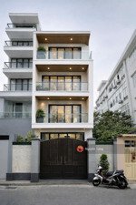 kẹt bán nhà 1trệt 3 lầu đường nguyễn trãi 6,8m x19m giá giảm 10 tỷ còn 45 tỷ