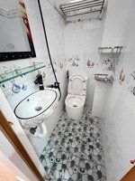 cho thuê nhà hẻm 4m(0xh) đường trần phú, p.7, q.5 giá 11tr