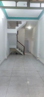 nhà 3 tầng hẻm thông sát huỳnh mẫn đạt , trần hưng đạo. gần chơ an đông, tt chấn thương chỉnh hình.