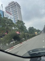 cần bán nhà 2 tầng 32m2 mặt phố nguyễn văn cừ đoạn đẹp nhất phố kinhdoanhsầm uất ngày đêm chỉ20 tỷ