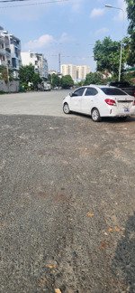 siêu phẩm dt to ngang 8m gần sân bay ,emart chợ , xe hơi đậu nhà , tách đc 2 căn chỉ 15 tỷ 200tr