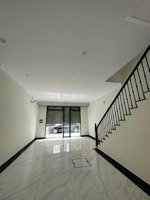 cho thuê bt 5pn + 5wc tại vinhomes ocean park 2, 12 triệu bao phí dịch vụ , 68m2, view đẹp hot!