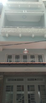 cho thuê nguyên căn,, nhà mới 100%, hẻm xe hơi.