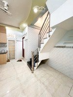 nhà đẹp hiếm-2 mặt hẻm thoáng-2 tầng-2 ban công-chỉ 2.5 tỷ-ngang 4m-nhanh tay thì sở hữu