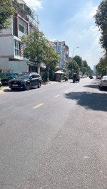 mặt tiền kinh doanh 3 tầng - 115m2 - man thiện - q9