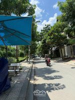 cần bán nhà đối diện đại học văn lang dt 4.2x24m 4 tầng mới giá 14.9 tỷ còn bớt