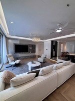 gia đình cần bán căn 4pn 175m tòa diamond ,nhà nguyên bản thiết kế,tôi bán 18 tỷ.lh 