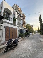 3,9 tỷ tam bình . gần chợ đau đầu mối giá bao tốt nhất chỉ 3,9 tỷ dt : 51,1 m2 đường 5 m