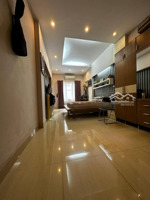 hơn 10 tỷ có nhà 5 tầng ô chờ tm, dt 50m2 ngõ 103 kim mã, 30m ra mặt phố, gần nguyễn thái học.